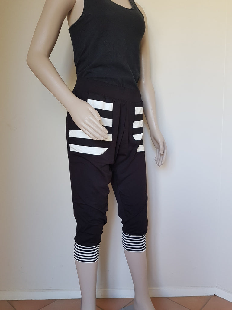 3/4 Stripe Pocket Black Pants