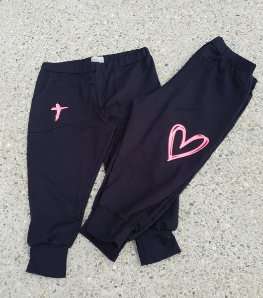 3/4 Black Pink Print Pants