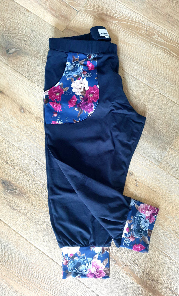 3/4 Navy Floral Pants